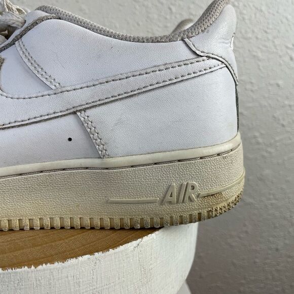 Nike Air Force 1 Low Triple White GS 314192-117 Grade School Size 6.5Y - Picture 2 of 10